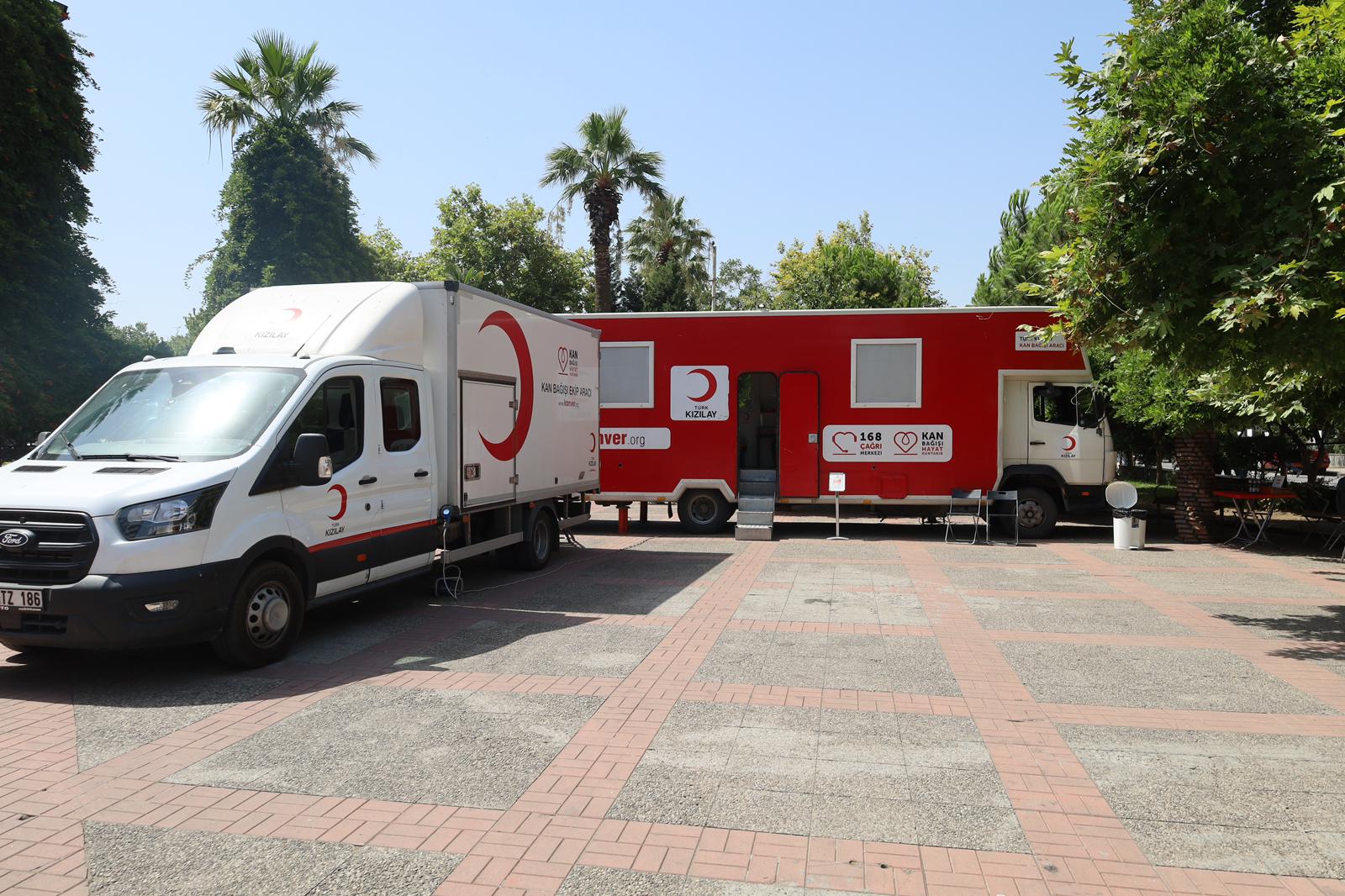 Turgutlu’da Kan Bağışçılarına Kızılay’dan Kamp Sandalyesi