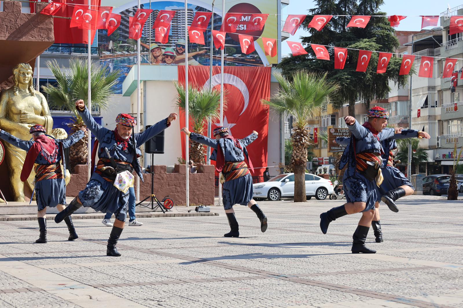 Turgutlu’da 30 Ağustos Zafer Bayramı’nın 103. Yıldönümü Coşkuyla Kutlandı