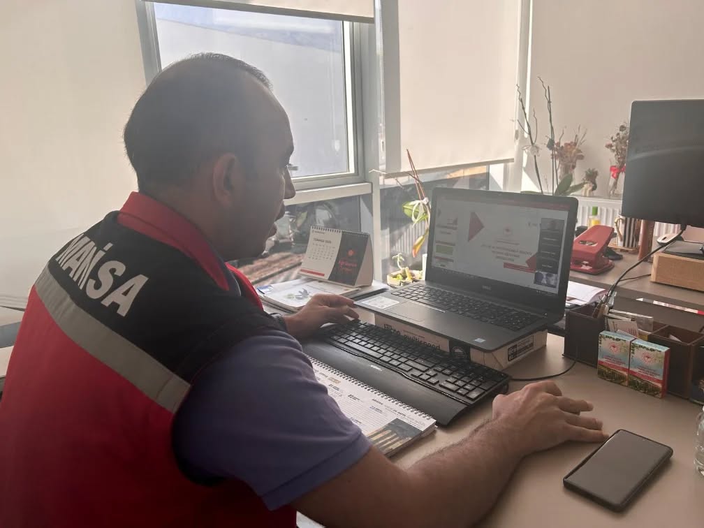 Manisa İl Tarım'dan Zeytinde Çevrimiçi Rekolte Eğitimi