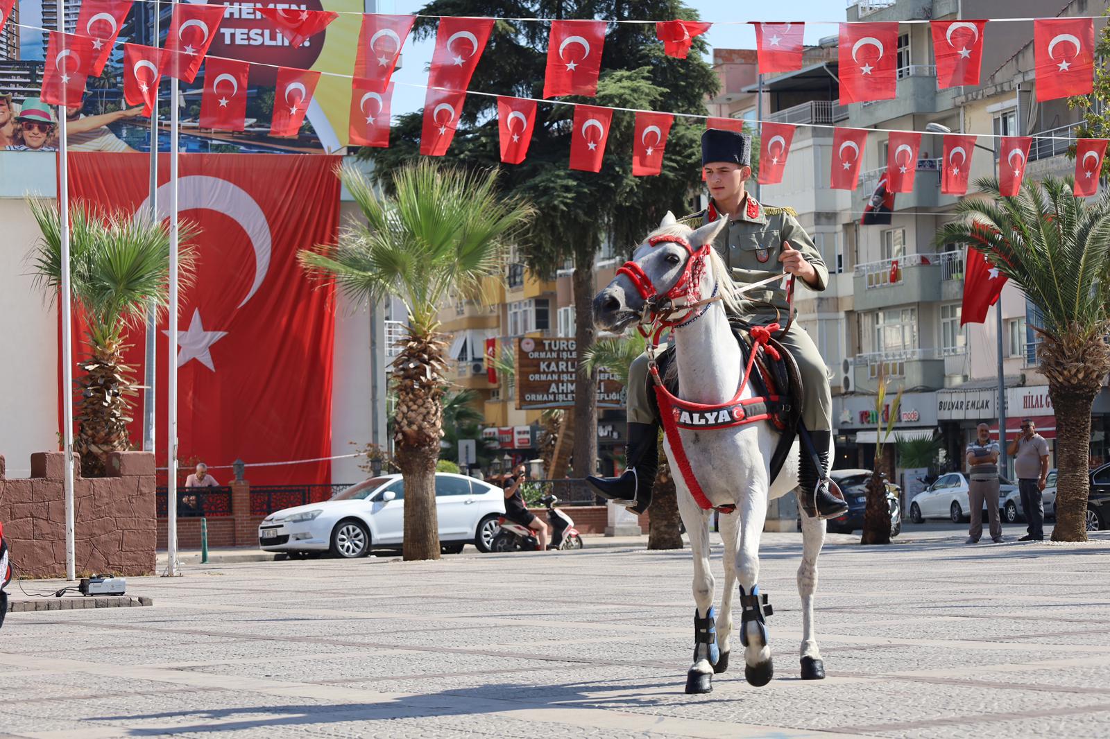 Turgutlu’da 30 Ağustos Zafer Bayramı’nın 103. Yıldönümü Coşkuyla Kutlandı