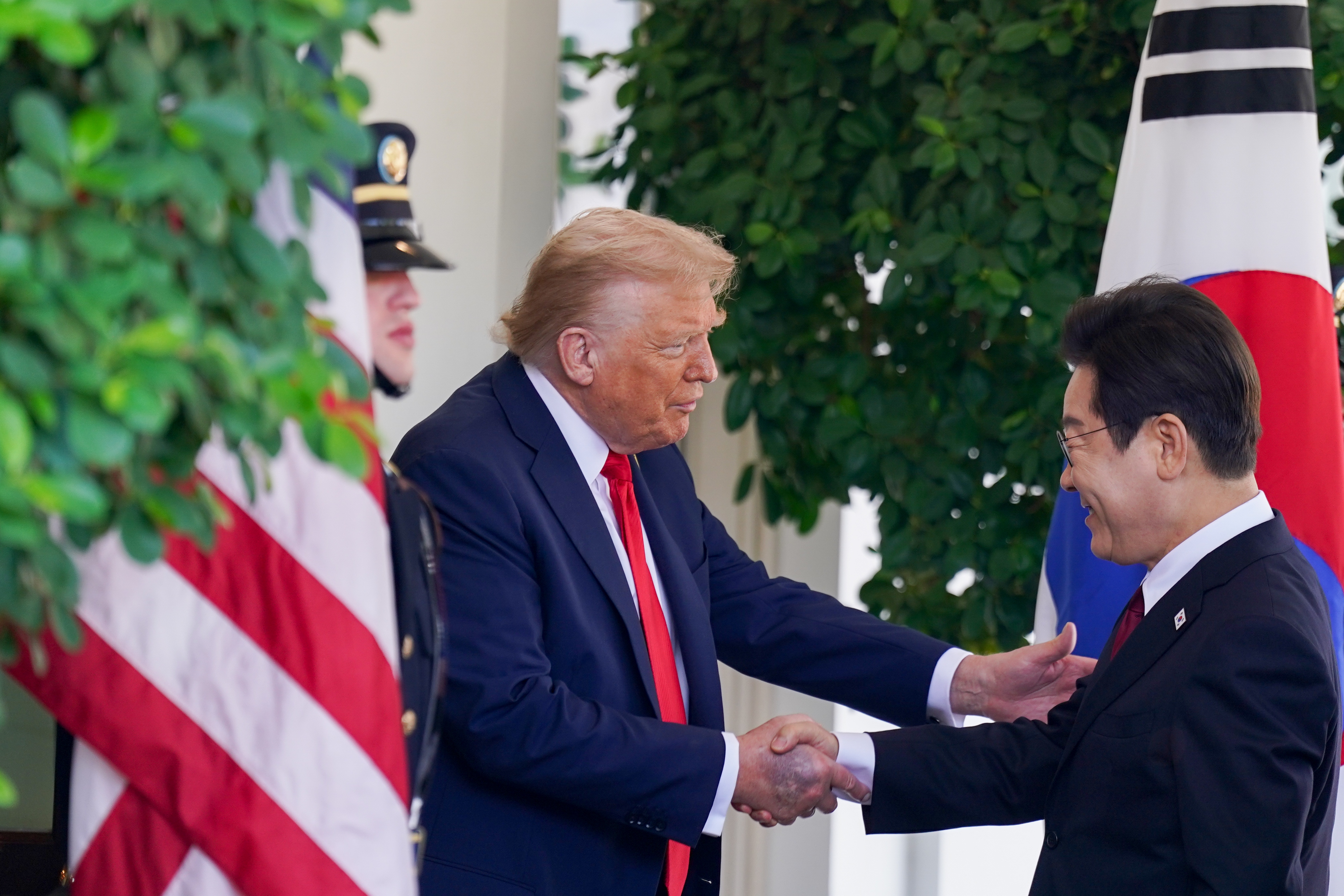Trump'ın eline ne oldu? Beyaz Saray'dan açıklama
