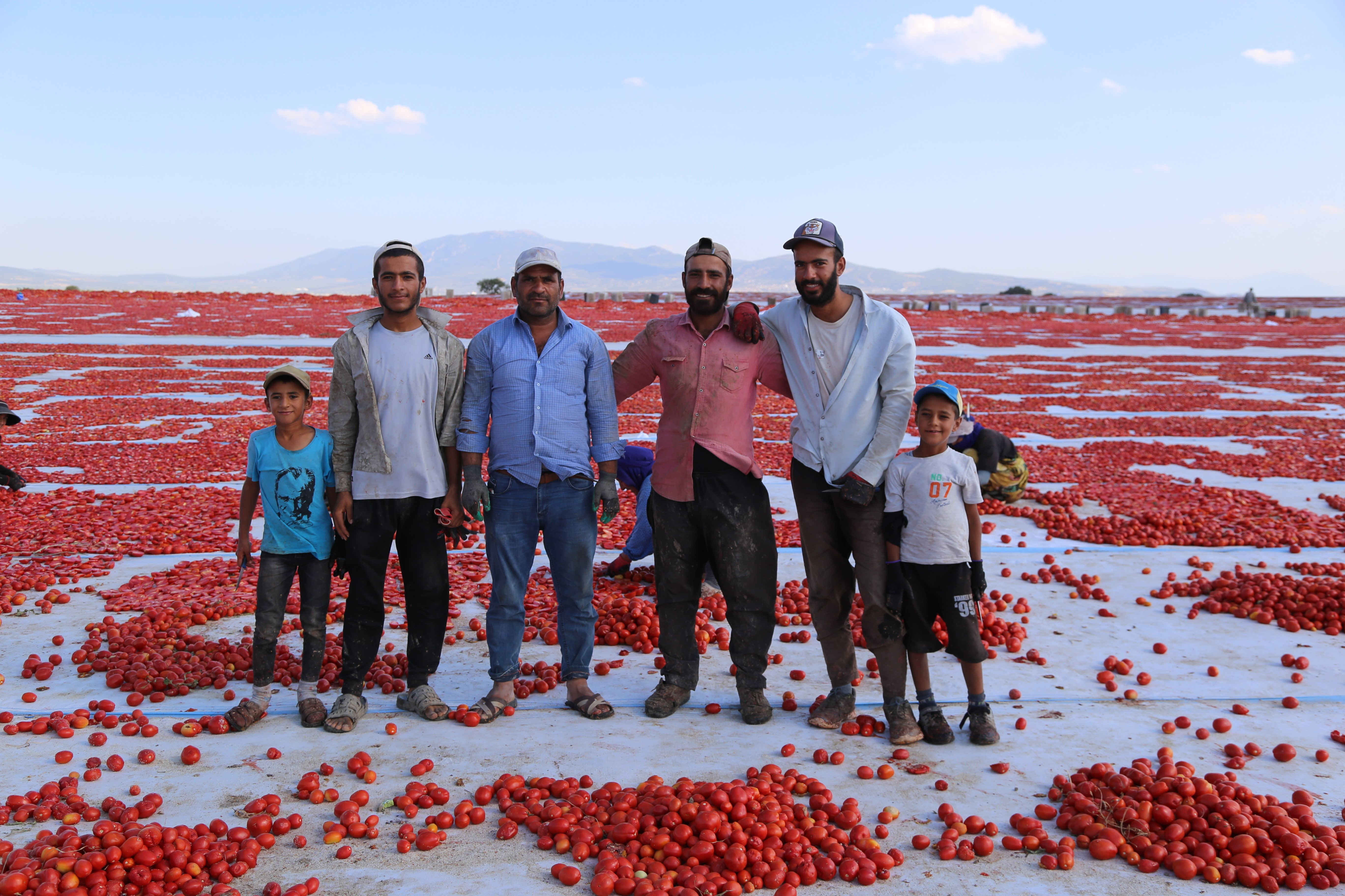 Saruhanlı kırmızıya büründü