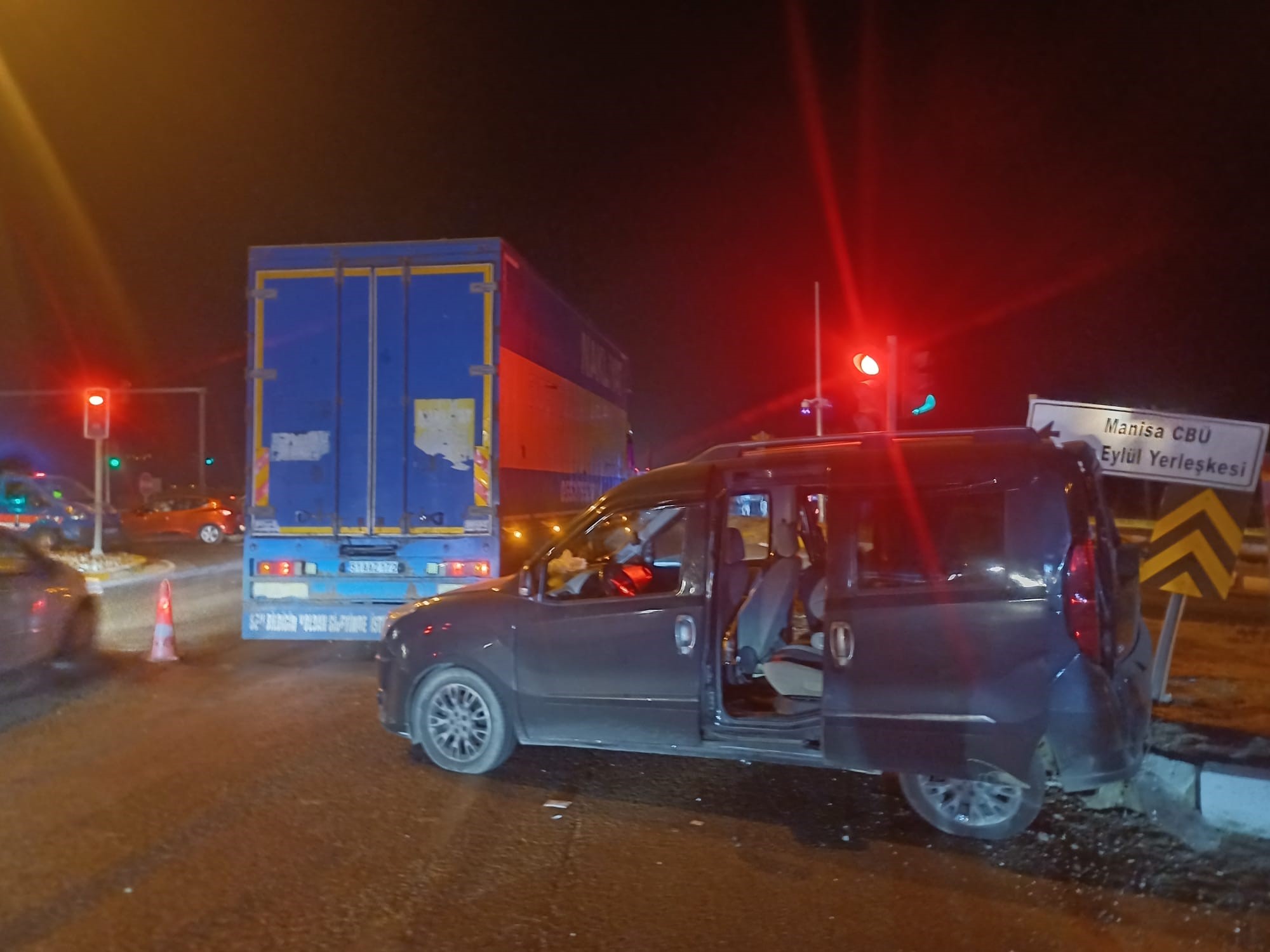 Yine İzmir Ankara Asfaltı Yine Kaza! 1 Ölü 8 Yaralı