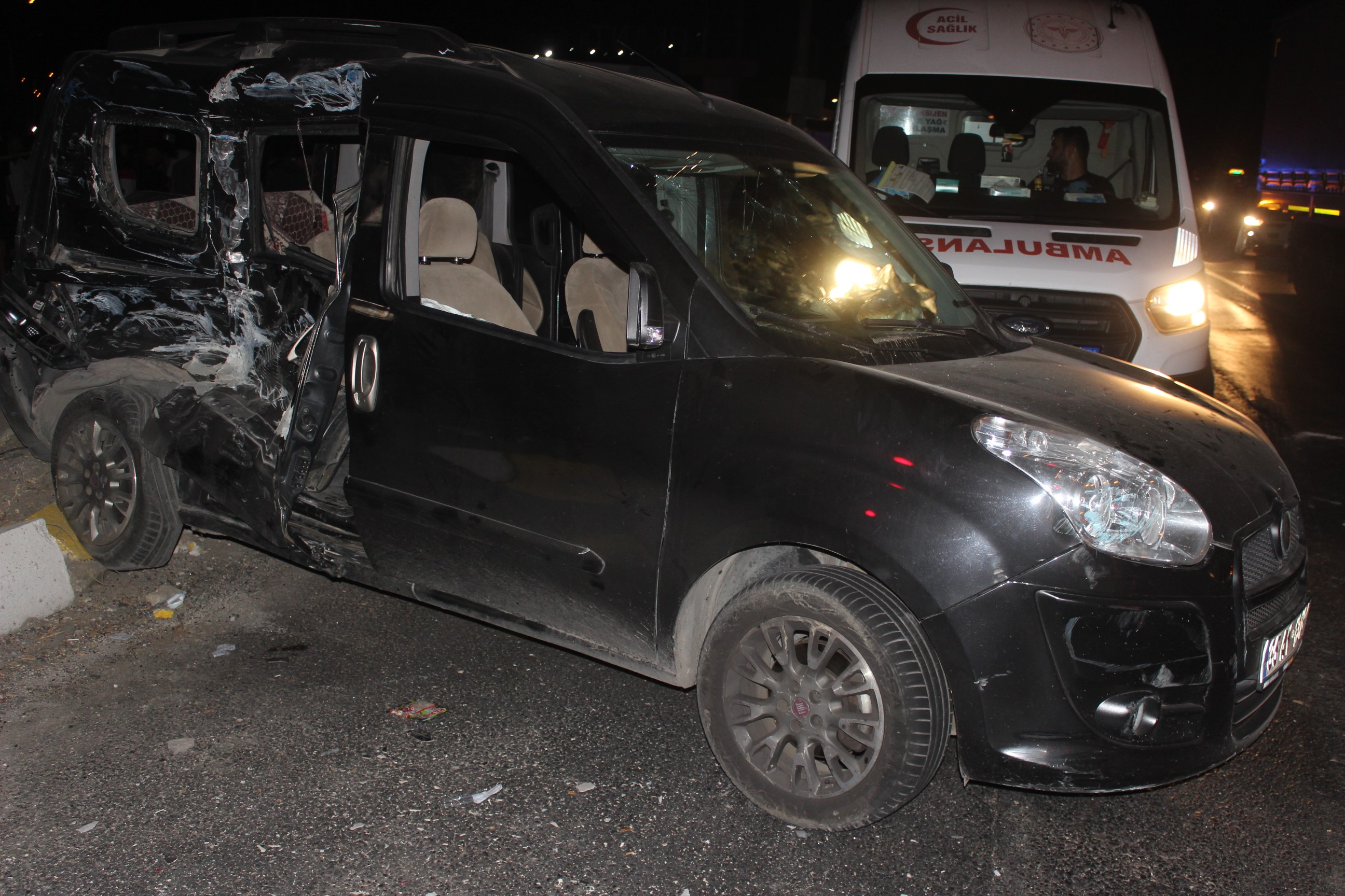 Yine İzmir Ankara Asfaltı Yine Kaza! 1 Ölü 8 Yaralı