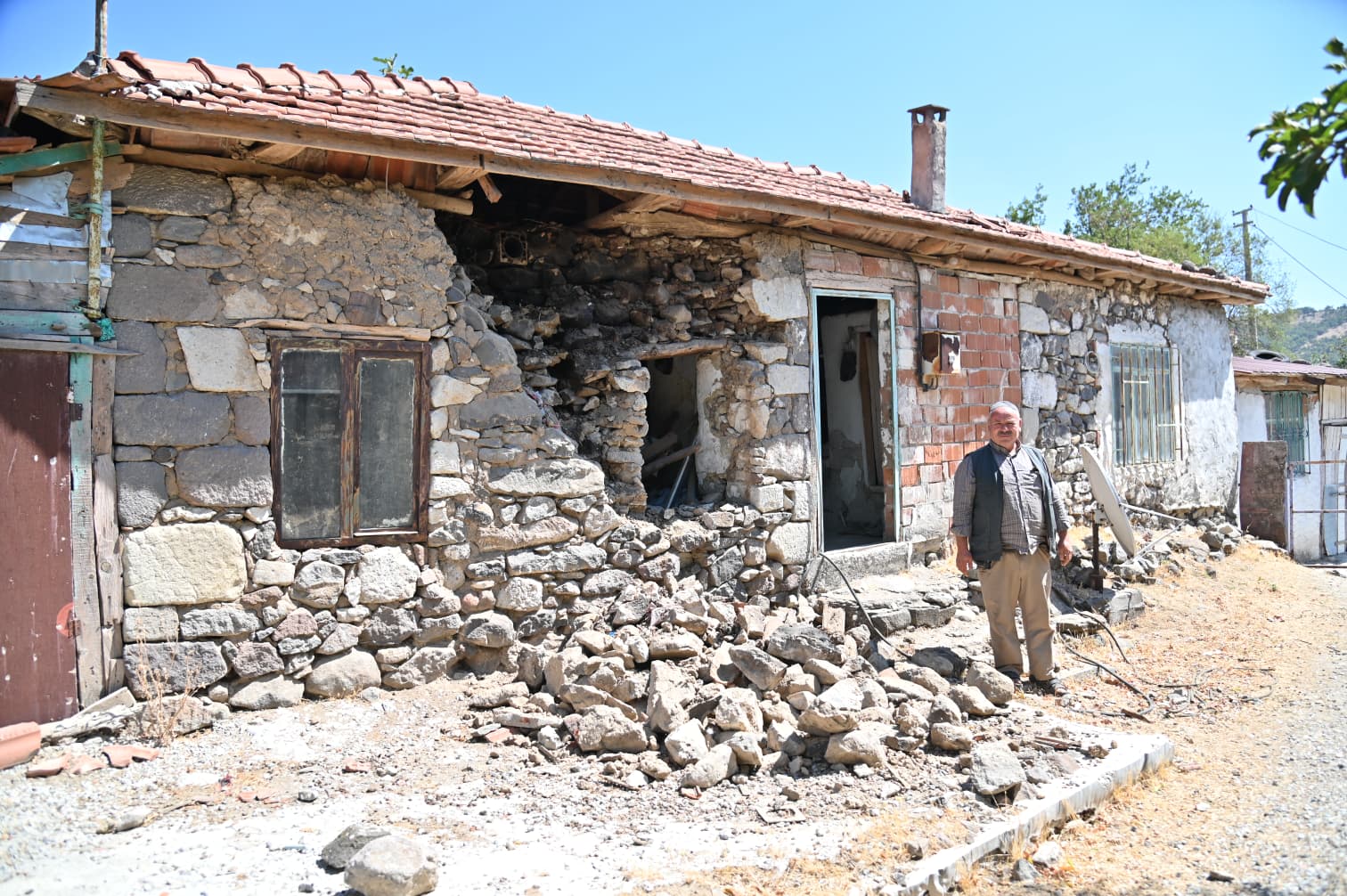 Manisa Büyükşehir’den Depremzedelere Destek