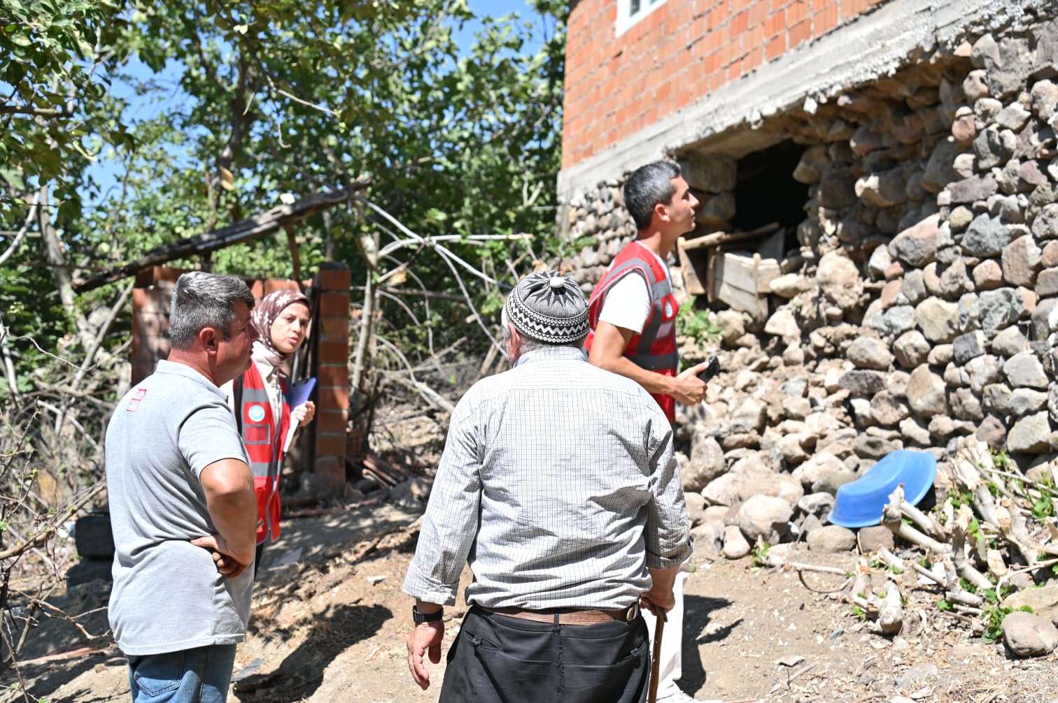 Manisa Büyükşehir’den Depremzedelere Destek