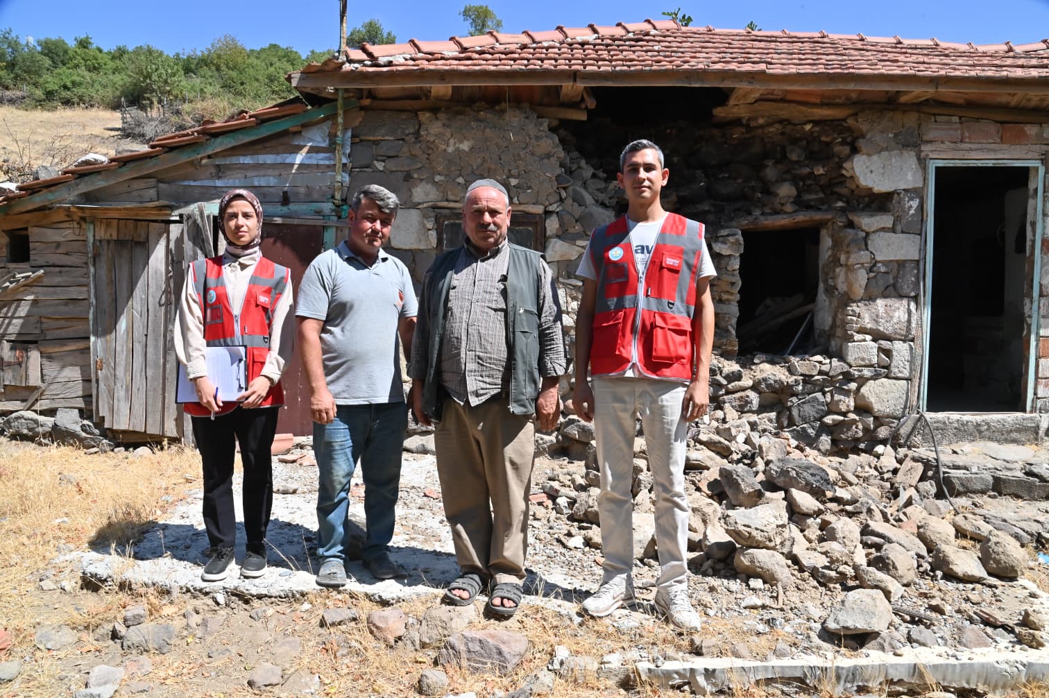 Manisa Büyükşehir’den Depremzedelere Destek