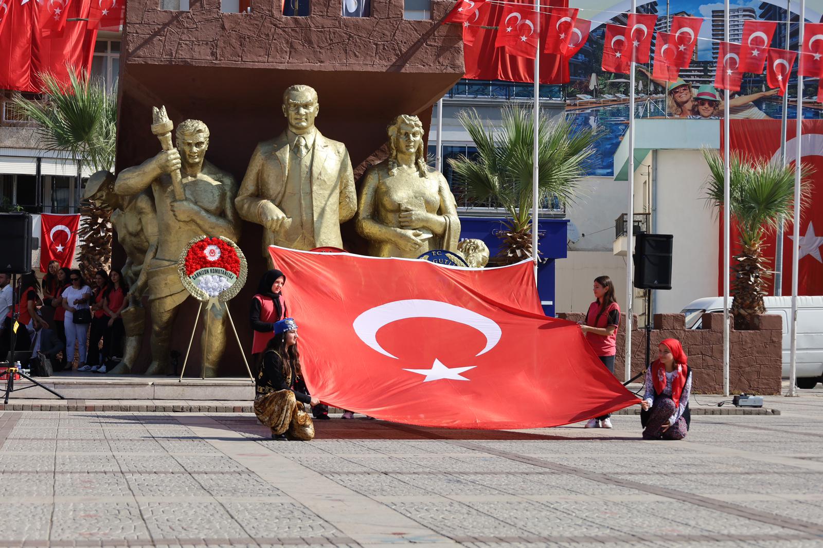 Turgutlu’da 30 Ağustos Zafer Bayramı’nın 103. Yıldönümü Coşkuyla Kutlandı