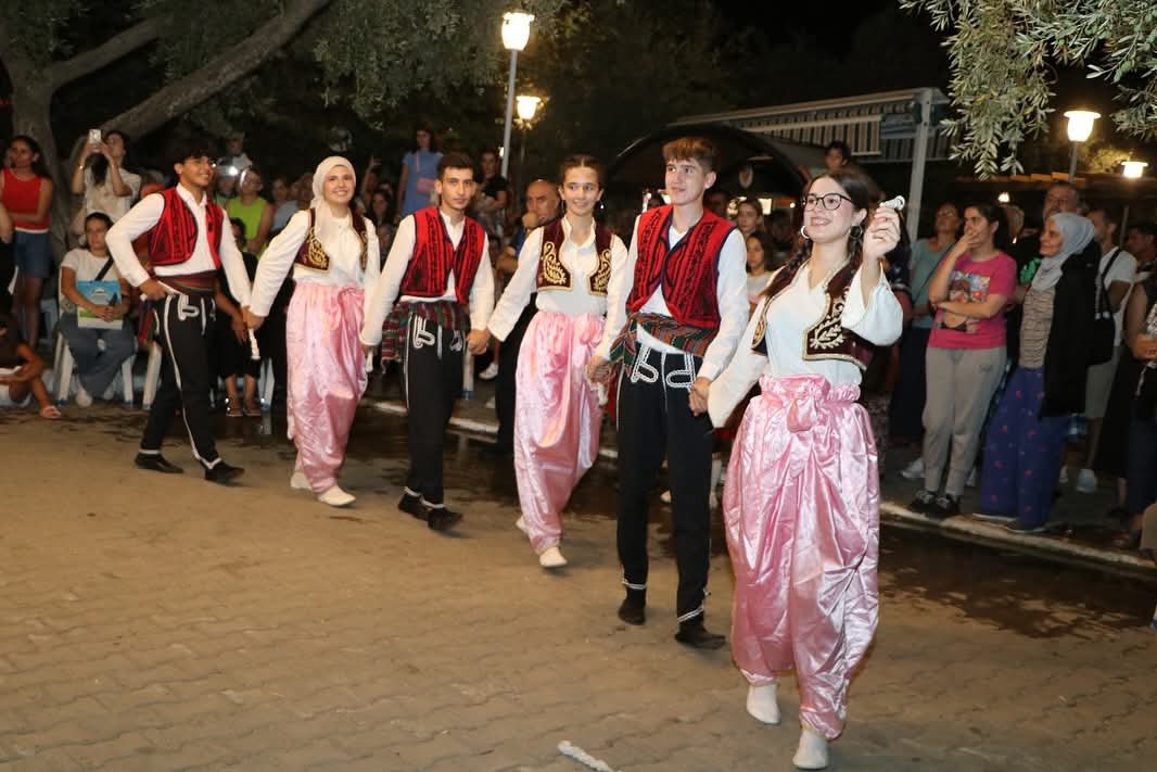 Turgutlulu Gençlerden Söke’de Kültürlerarası Dostluk Gösterisi