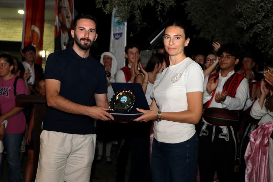 Turgutlulu Gençlerden Söke’de Kültürlerarası Dostluk Gösterisi