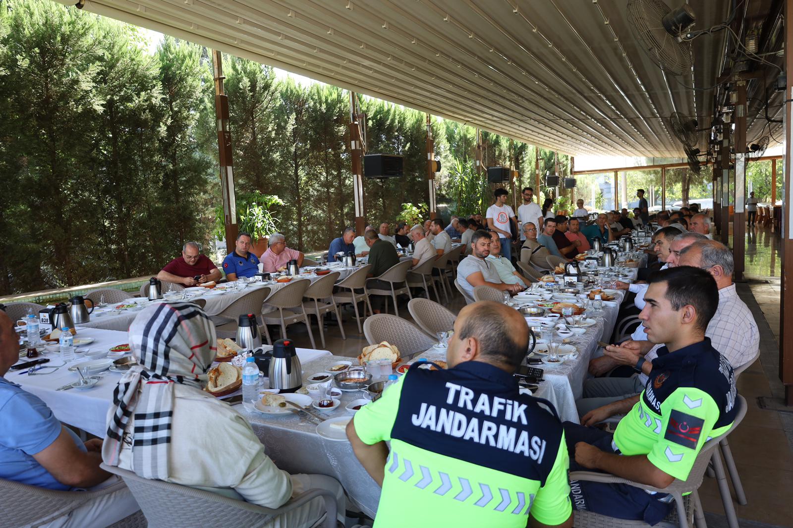 Turgutlu Şoförler Odası Toplantısnda Servisçiler Sorunlarını Dile Getirdi