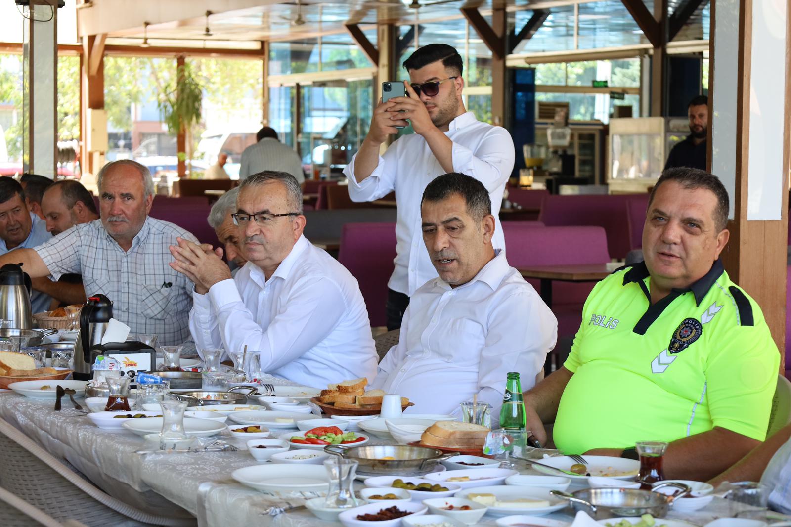 Turgutlu Şoförler Odası Toplantısnda Servisçiler Sorunlarını Dile Getirdi