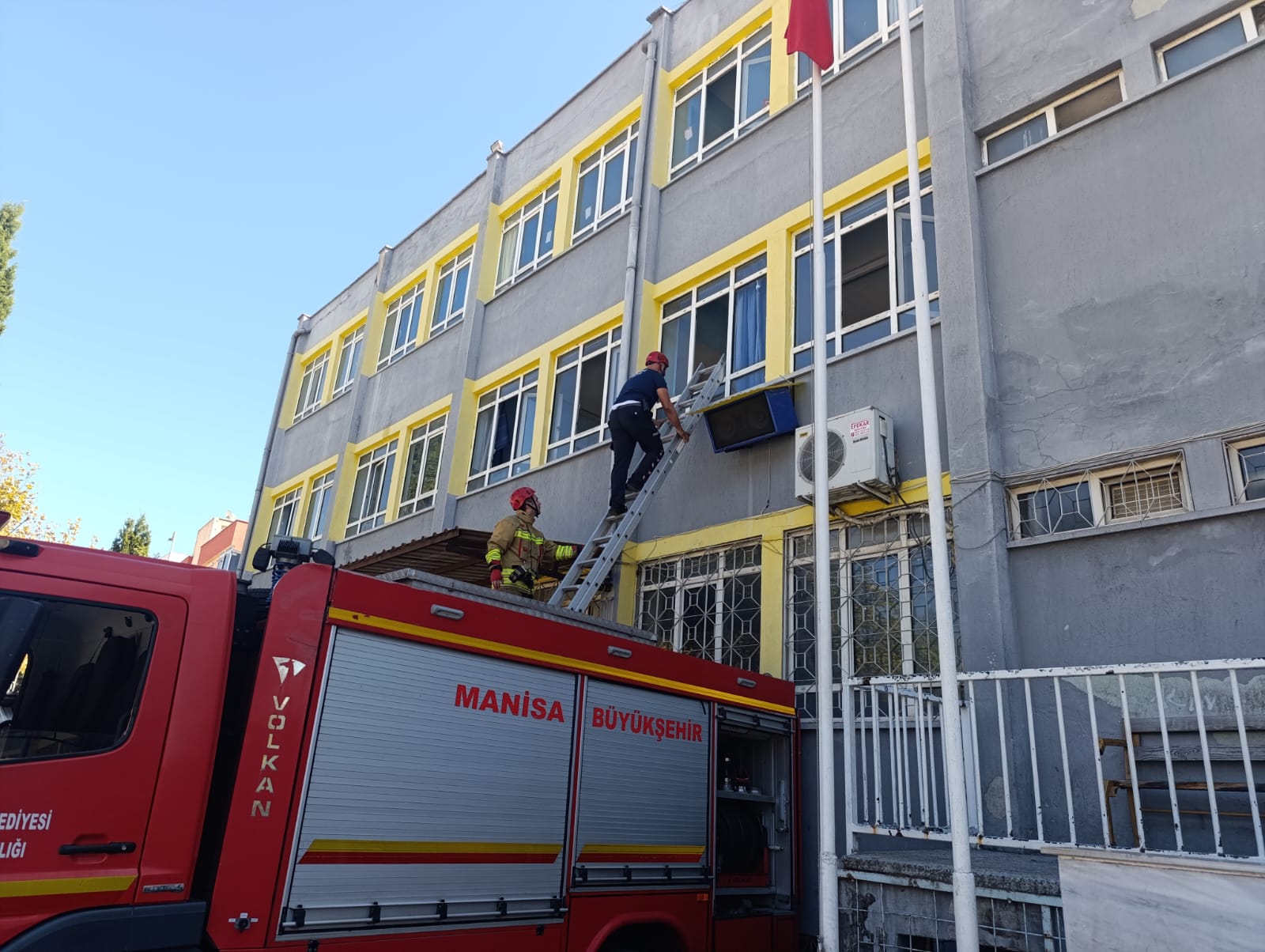 Turgutlu’da ortaokulda ilginç olay!