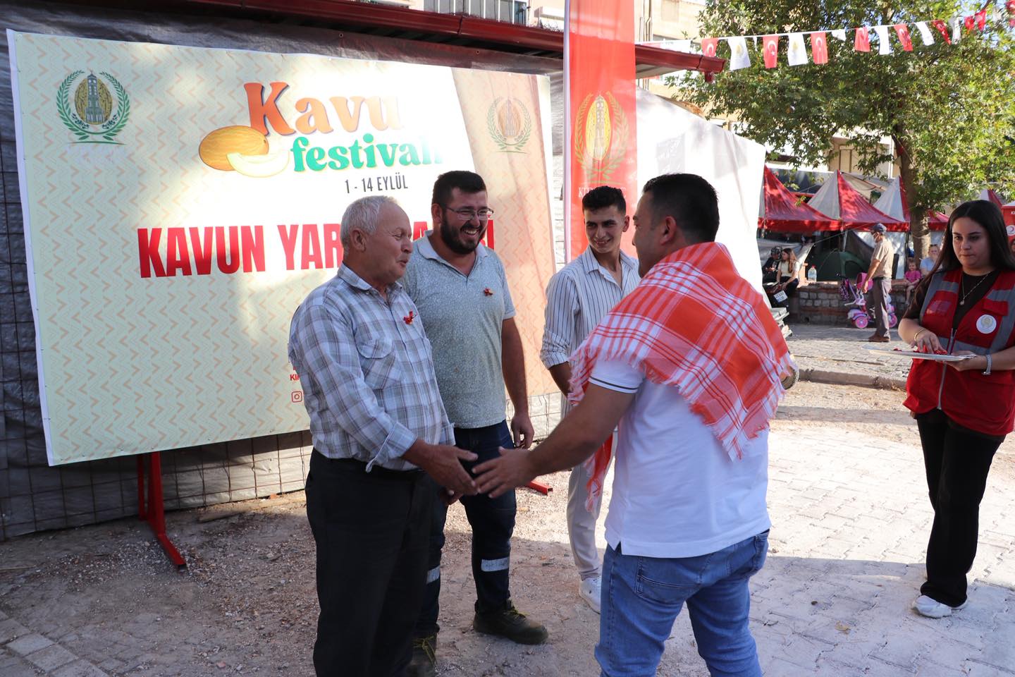 Manisa'da En Güzel Kavun Yarışması renkli görüntülere sahne oldu
