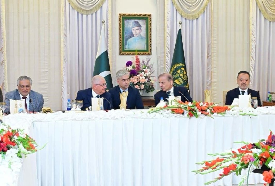 Milli Savunma Bakanı Güler, Pakistan Başbakanı Şerif ile görüştü