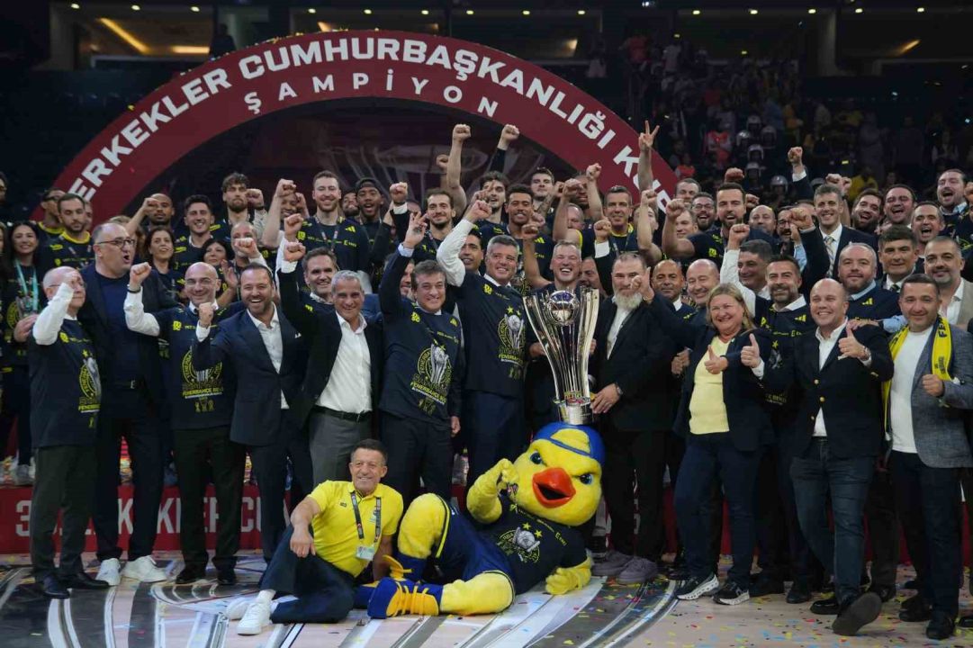 Fenerbahçe, Erkekler Cumhurbaşkanlığı Kupası’nı 8. kez kazandı