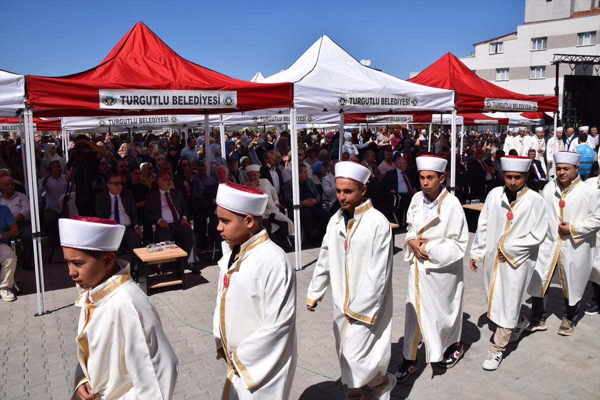 Turgutlu'da 60 öğrenciye hafızlık belgeleri verildi