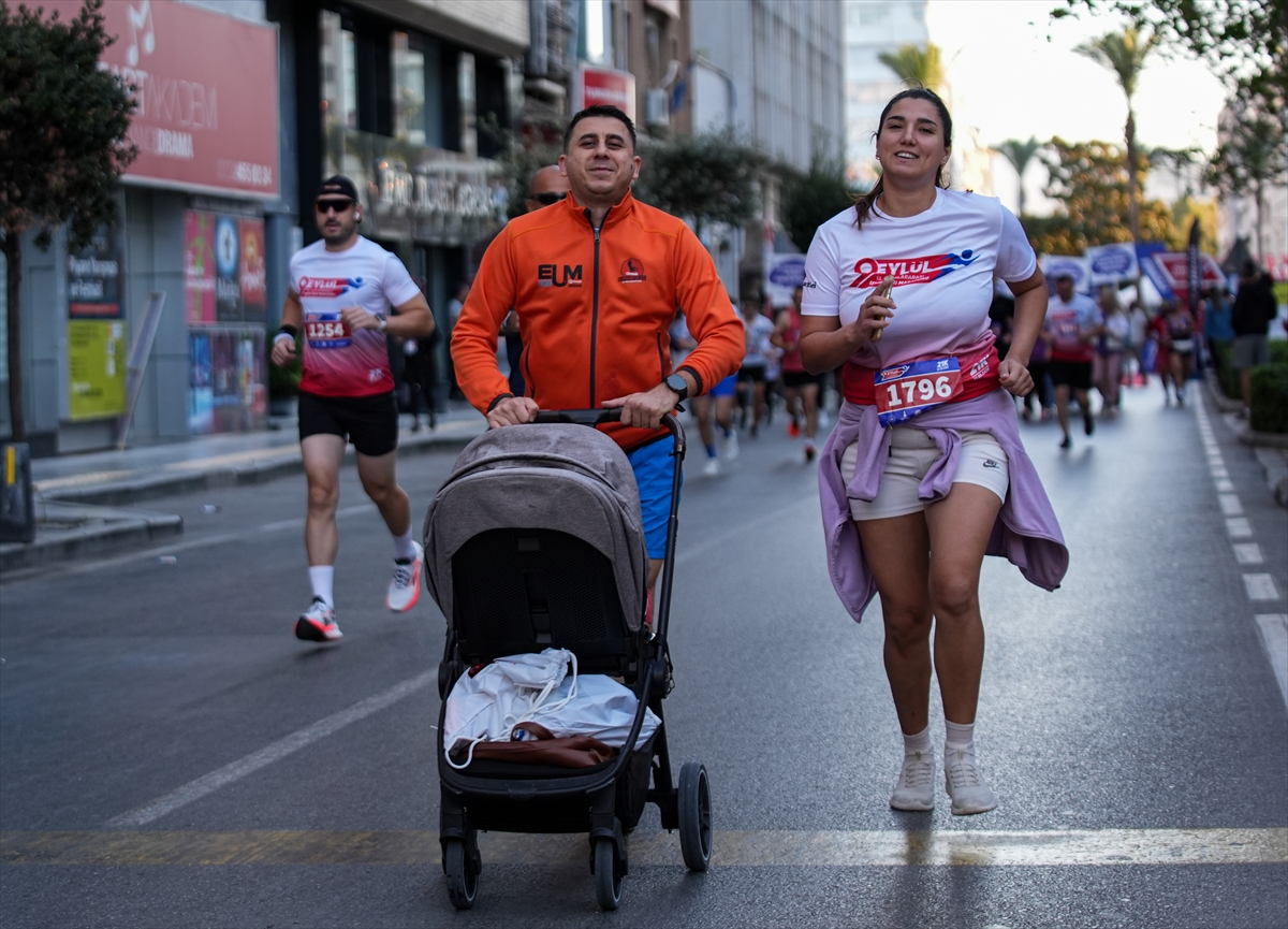 13. Uluslararası 9 Eylül İzmir Yarı Maratonu yapıldı
