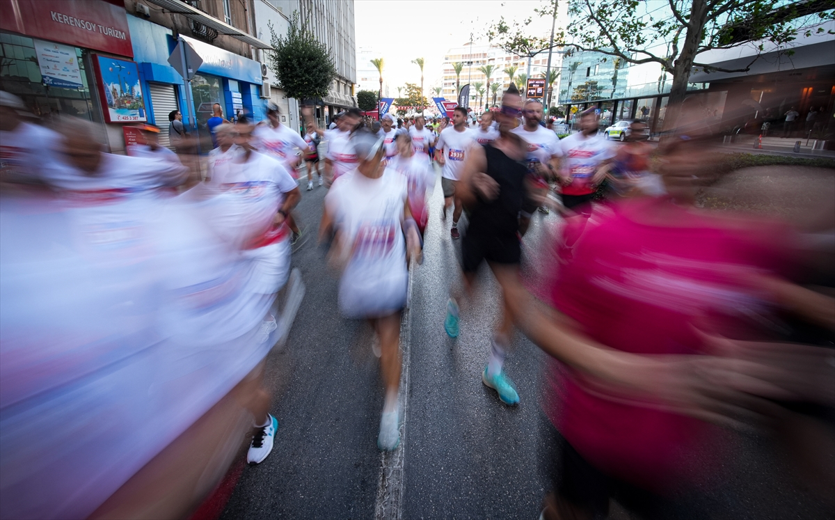 13. Uluslararası 9 Eylül İzmir Yarı Maratonu yapıldı