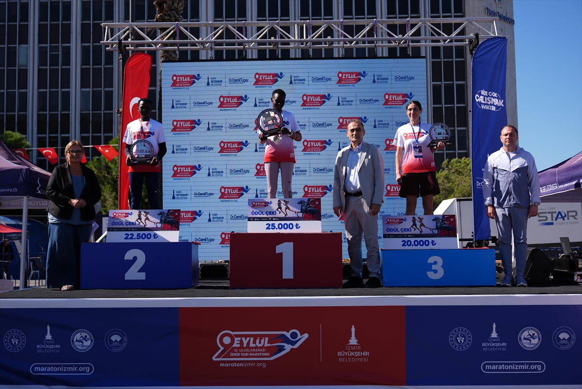 13. Uluslararası 9 Eylül İzmir Yarı Maratonu yapıldı