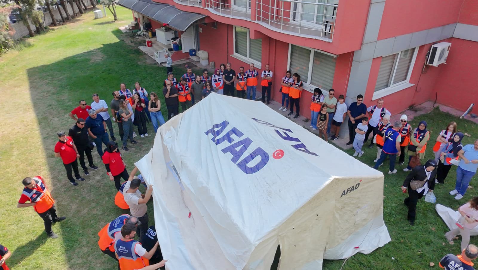 Manisa'da 20 bin gönüllü toplandı