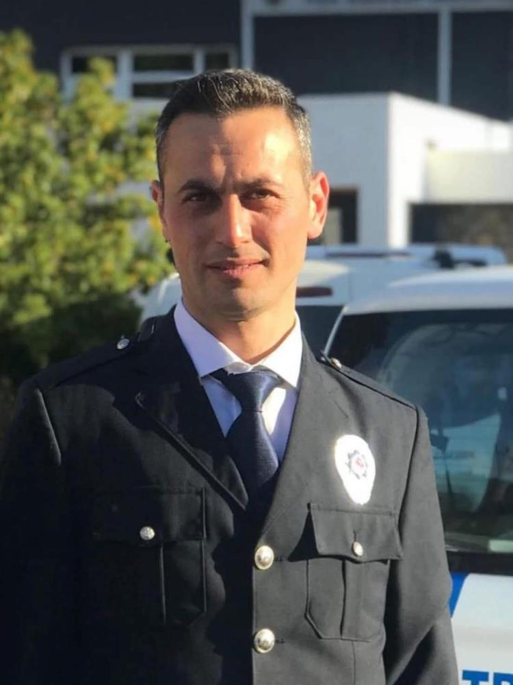 Polis şehitlerimize son görev.. Cenaze namazını imam babası kıldırdı