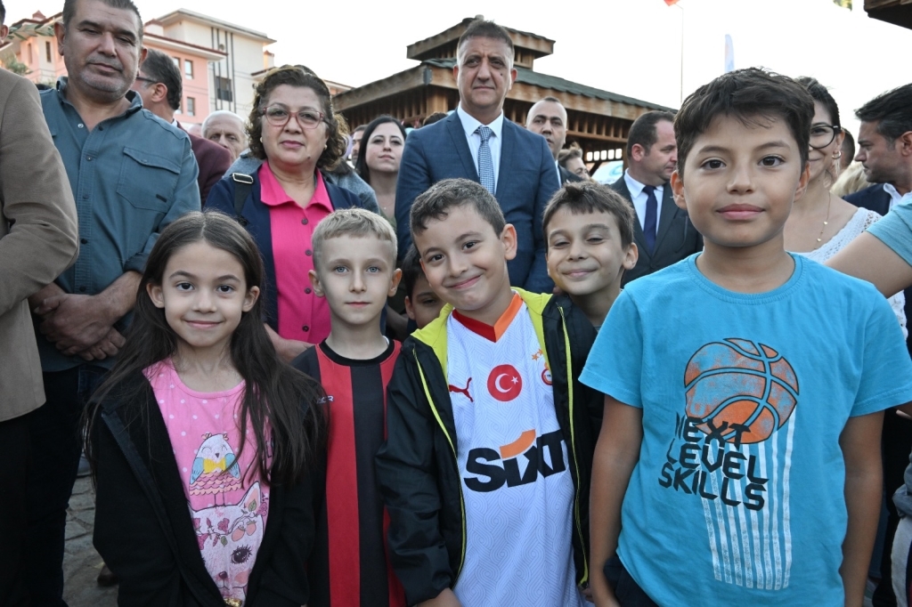 Çorbadan Çantaya, Misafirhaneden Kursa  Manisa'da Öğrencilere Tam Destek