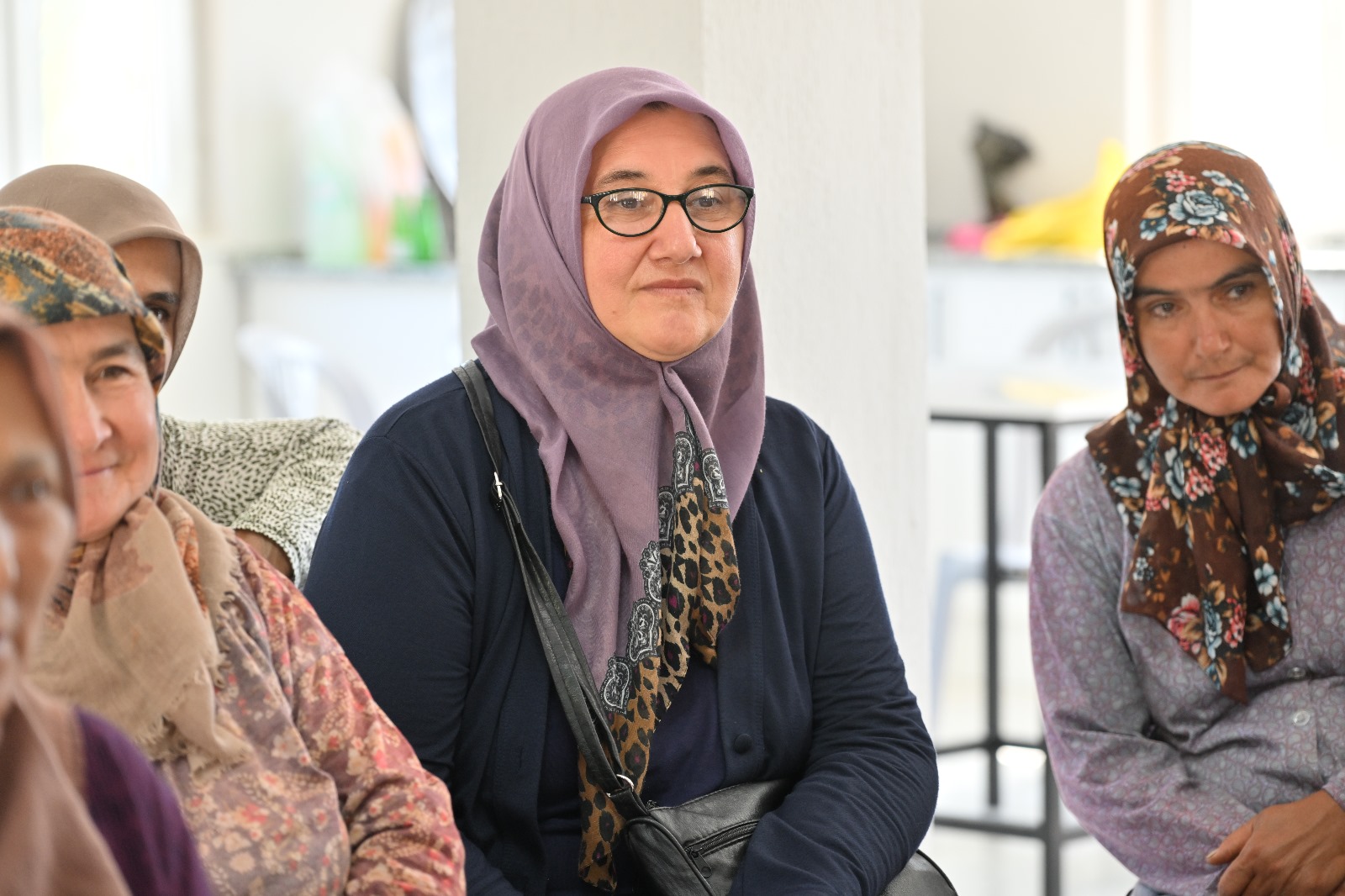 Manisalı Kadınlar Arıcılıkla Üretime Katılıyor