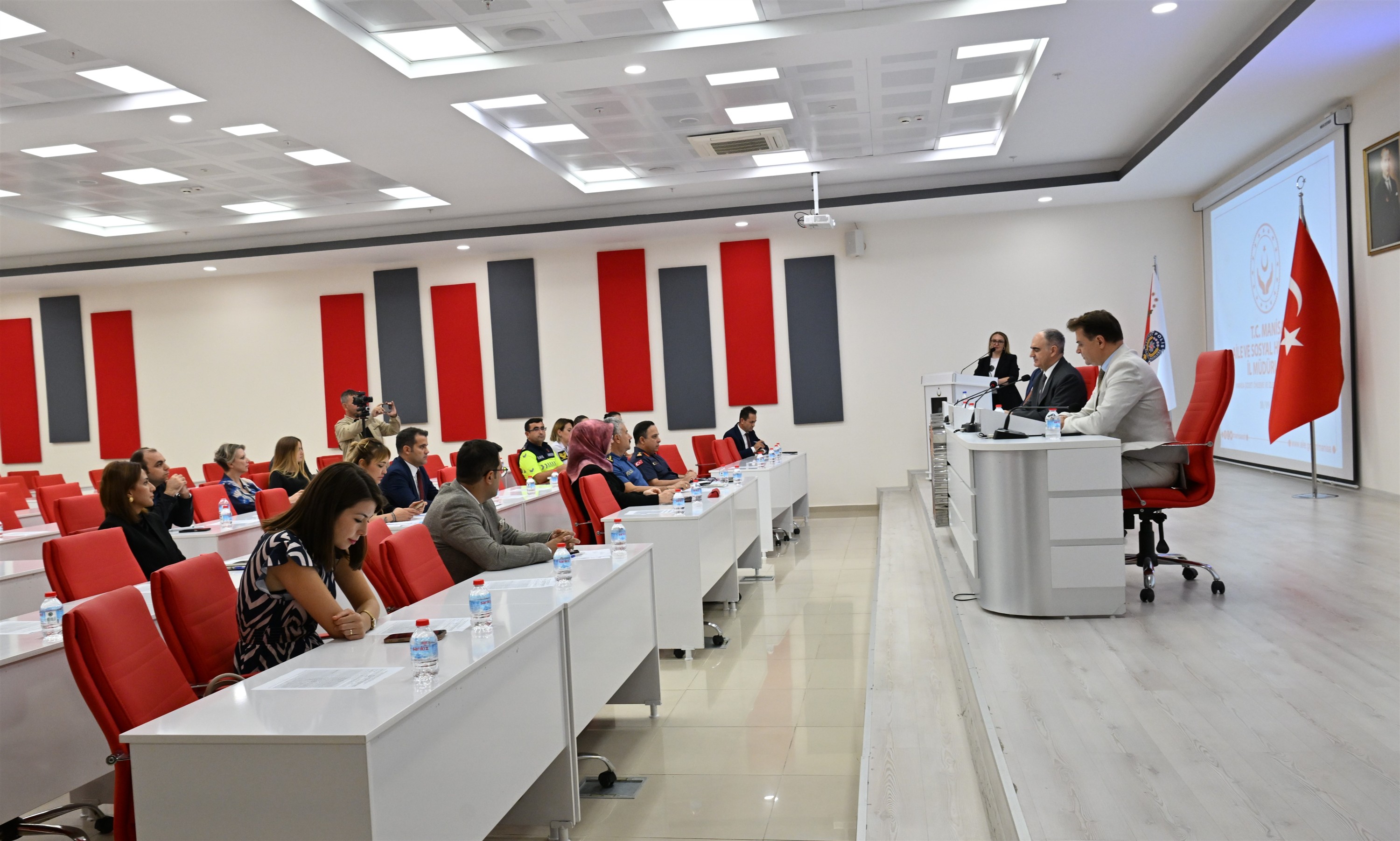 Vali Özkan: "Kadına Şiddetle Mücadele Toplumsal Bir Sorumluluktur”