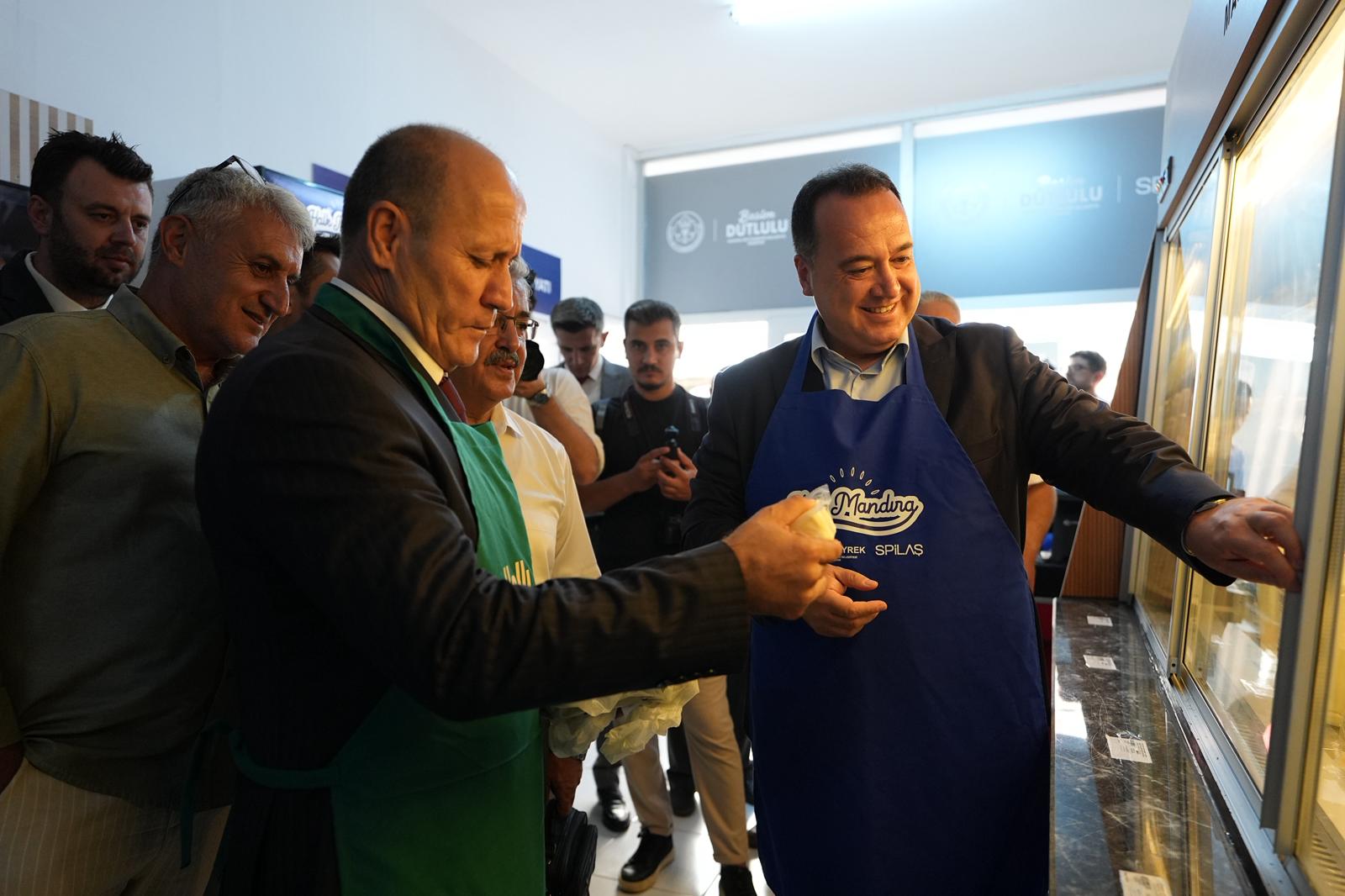 Halk Ekmek ve Halk Mandıra Ahmetli'de Hizmete Açıldı