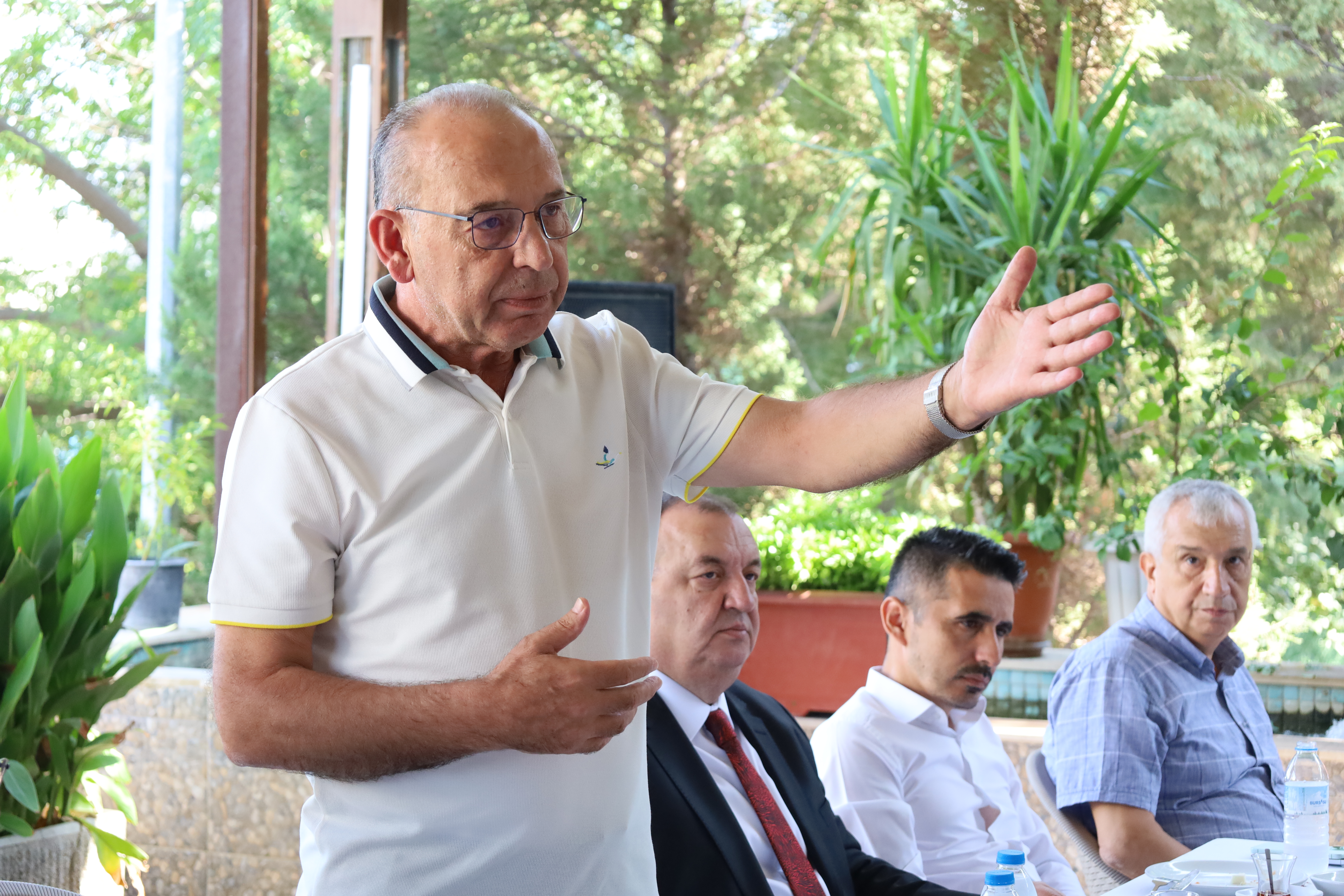 Başkan Akın Turgutlu'da Kamyoncularla Bir Araya Geldi