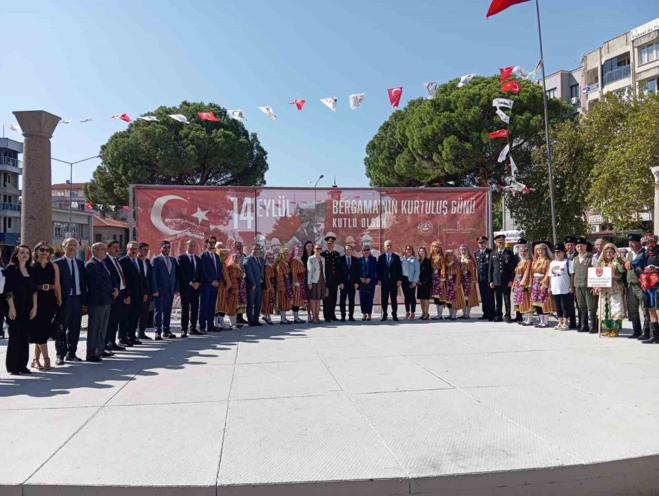 Bergama’nın kurtuluşunun 103. yılı coşkuyla kutlandı