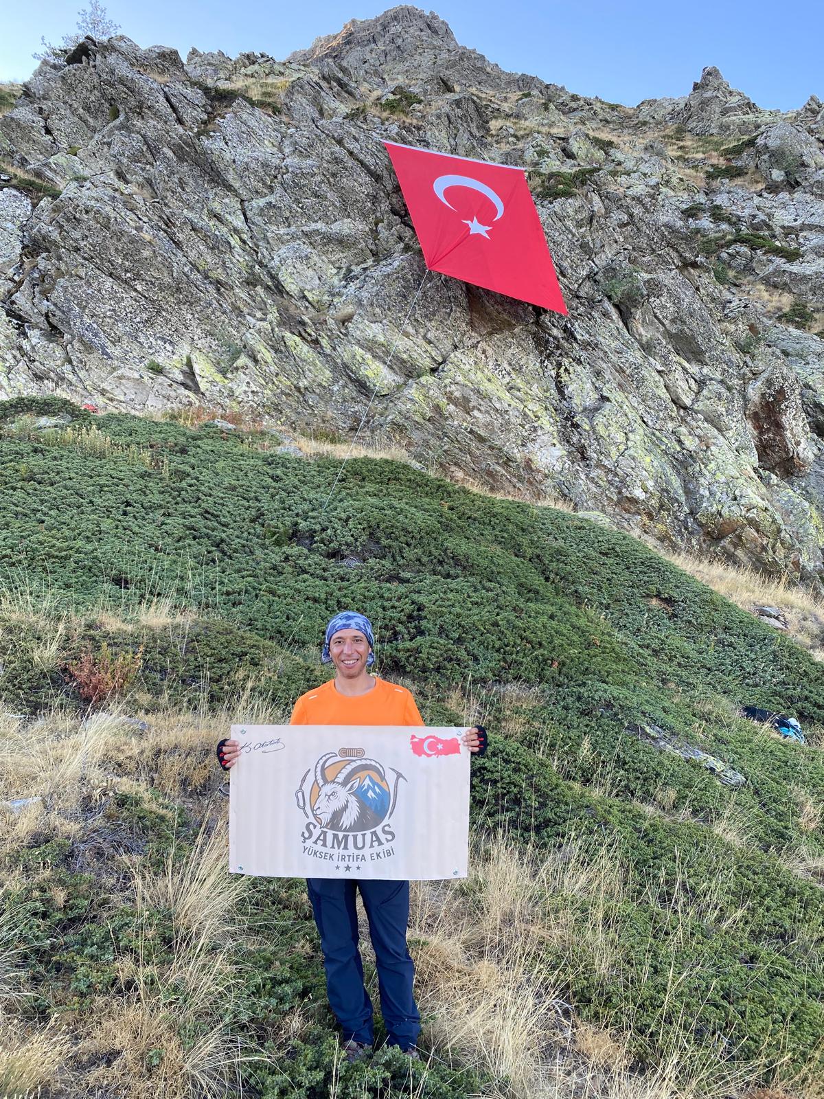 Turgutlulu dağcılardan anlamlı tırmanış