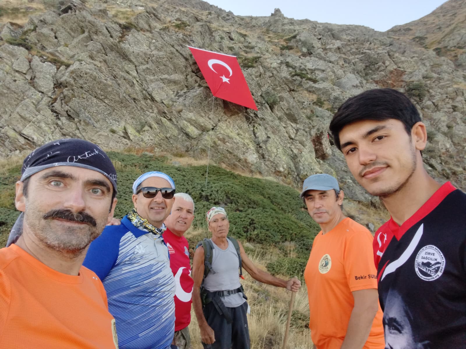 Turgutlulu dağcılardan anlamlı tırmanış
