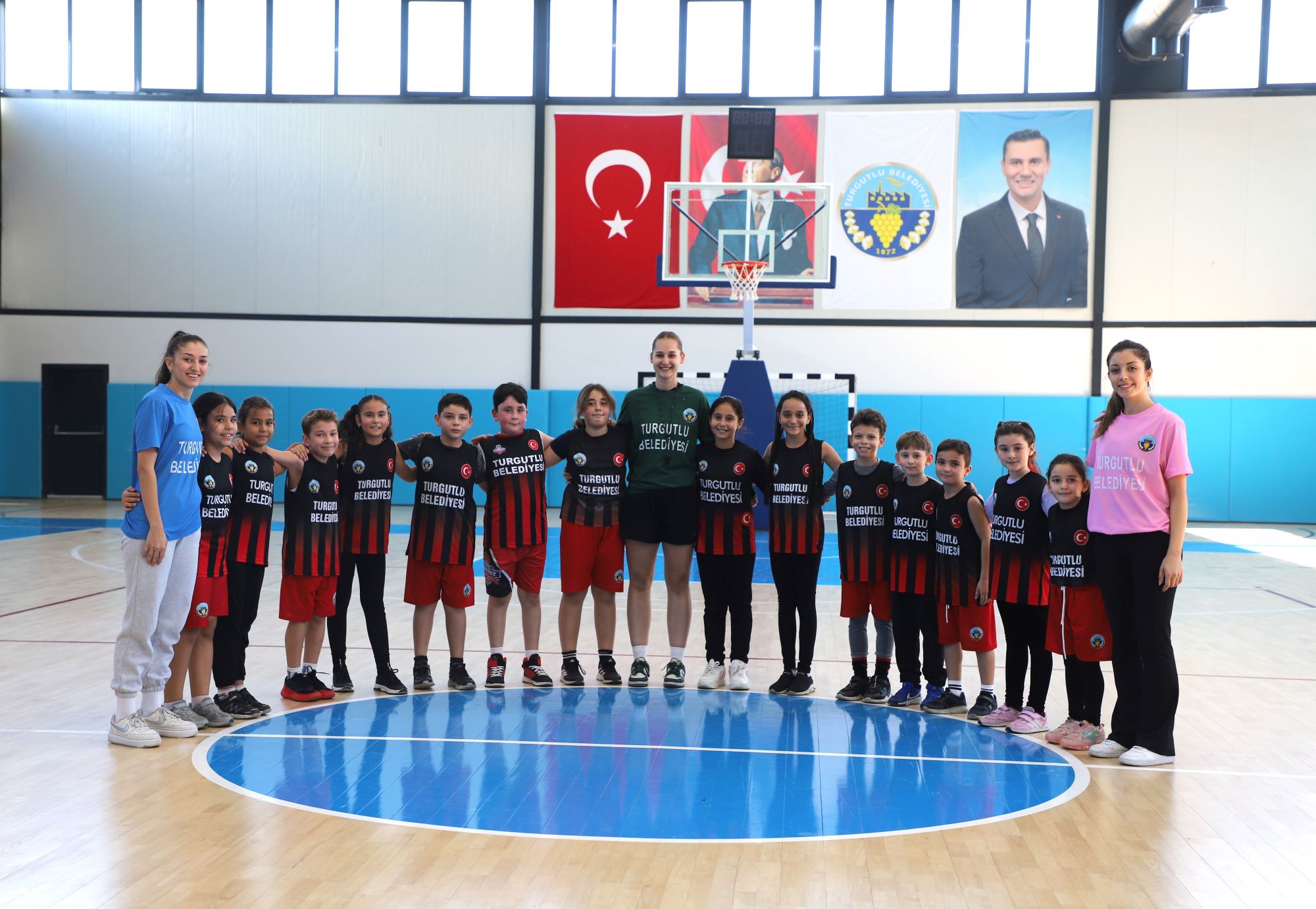 Turgutlu'da Kış Spor Okulları Başladı, Kayıtlar Devam Ediyor