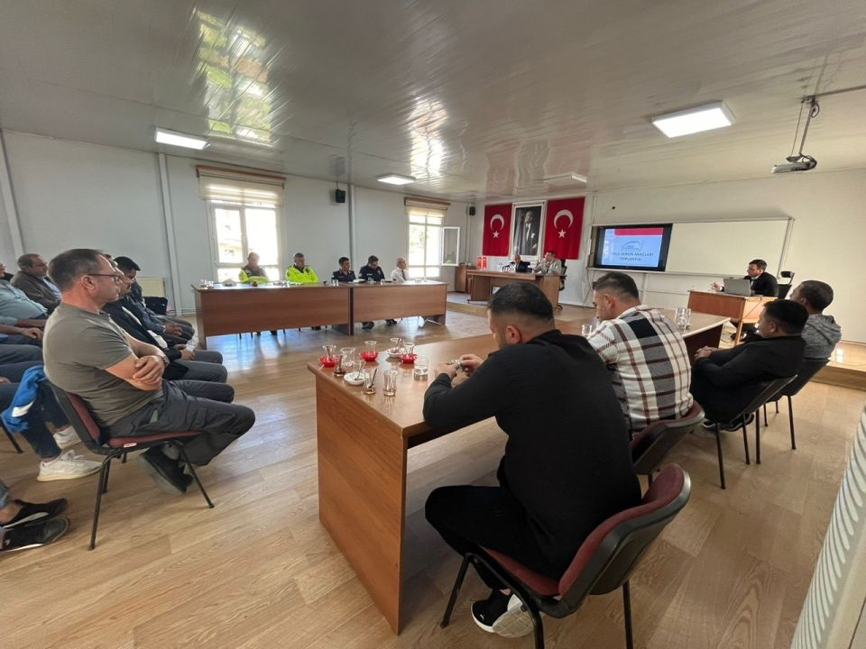 İlçede okul servislerine yönelik toplantı