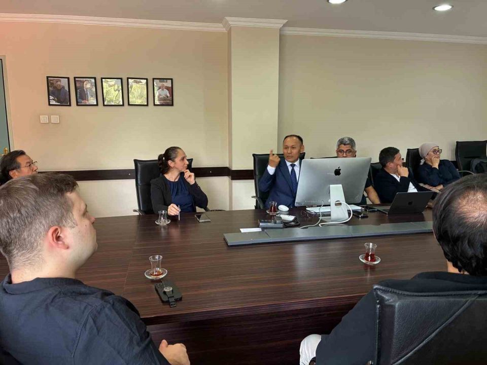 Ege Üniversitesinde Türk dünyasının dil birliği konuşuldu