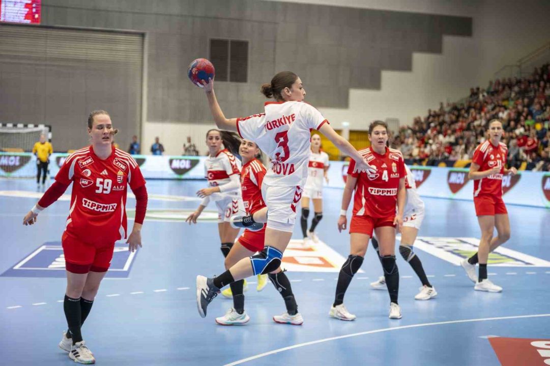 Kadın A Milli Hentbol Takımı, EURO Cup ilk maçında Macaristan’a mağlup oldu