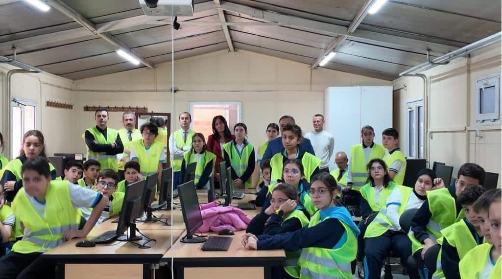 Turgutlu’da “Atölyede 1 Gün” Projesiyle Öğrenciler Geleceğin Mesleklerini Keşfetti