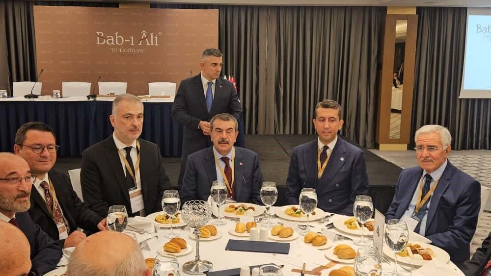 MEB Başkanı Tekin: "Sınavlarda yapay zeka destekli açık uçlu sorular olacak"