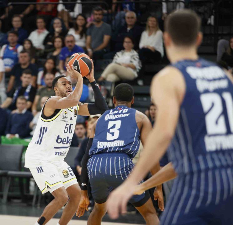 Euroleague: A. Efes: 69 - Fenerbahçe: 79