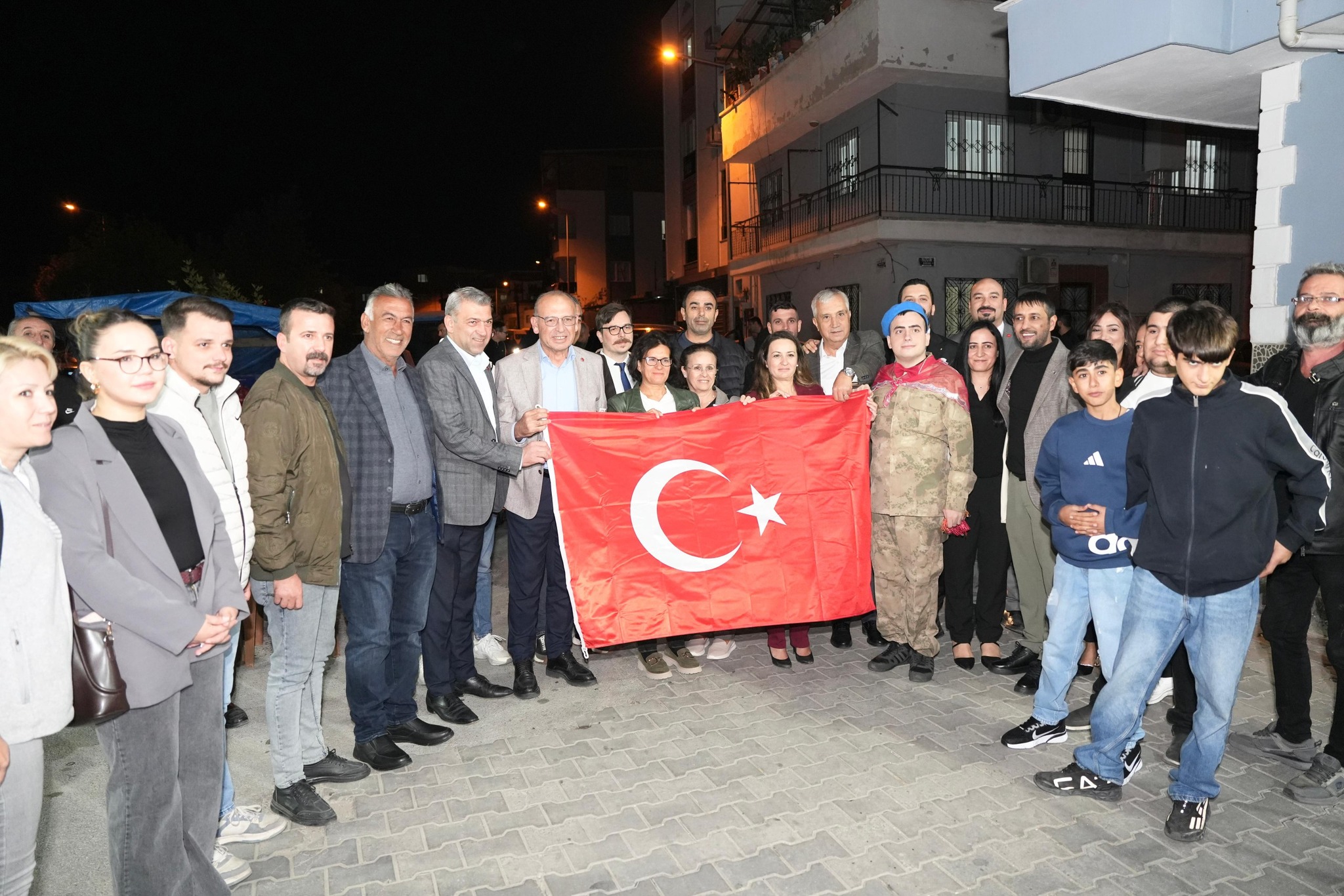 Turgutlu'da otizmli İsmail'e asker eğlencesi düzenlendi