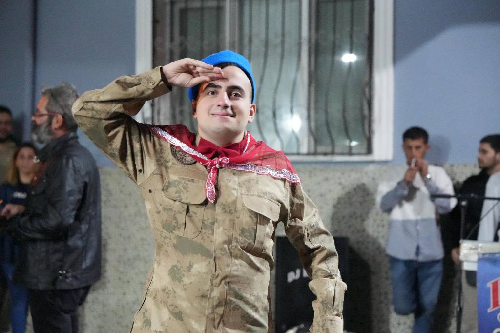 Turgutlu'da otizmli İsmail'e asker eğlencesi düzenlendi