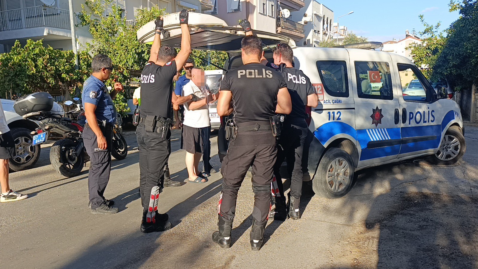 Kaza yapan alkollü sürücü olay yerinden kaçtı, Cumhurbaşkanı'na hakaretten tutuklandı