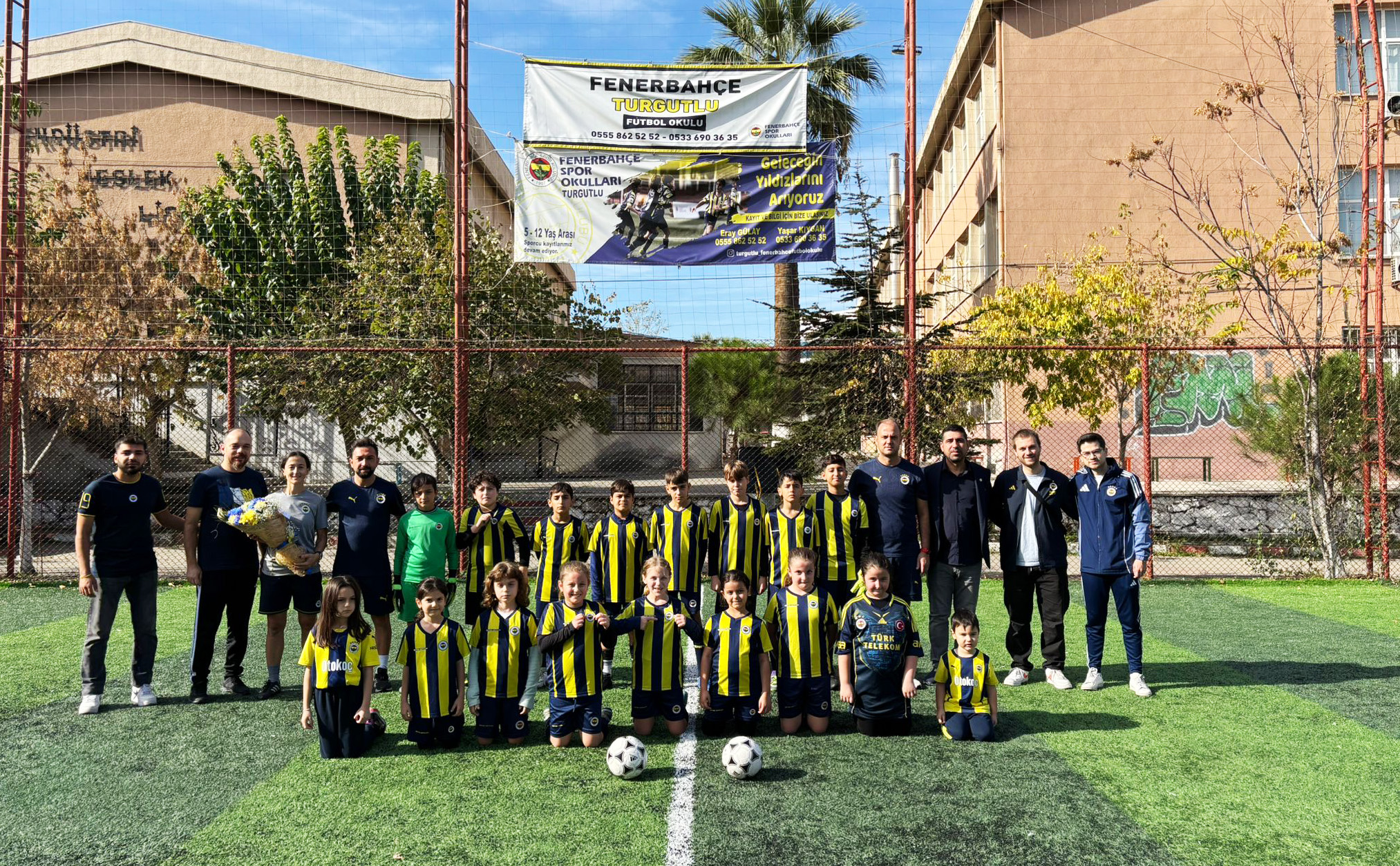 Turgutlu Fenerbahçeliler Derneği’nden Fenerbahçe Turgutlu Spor Okulları’na ziyaret