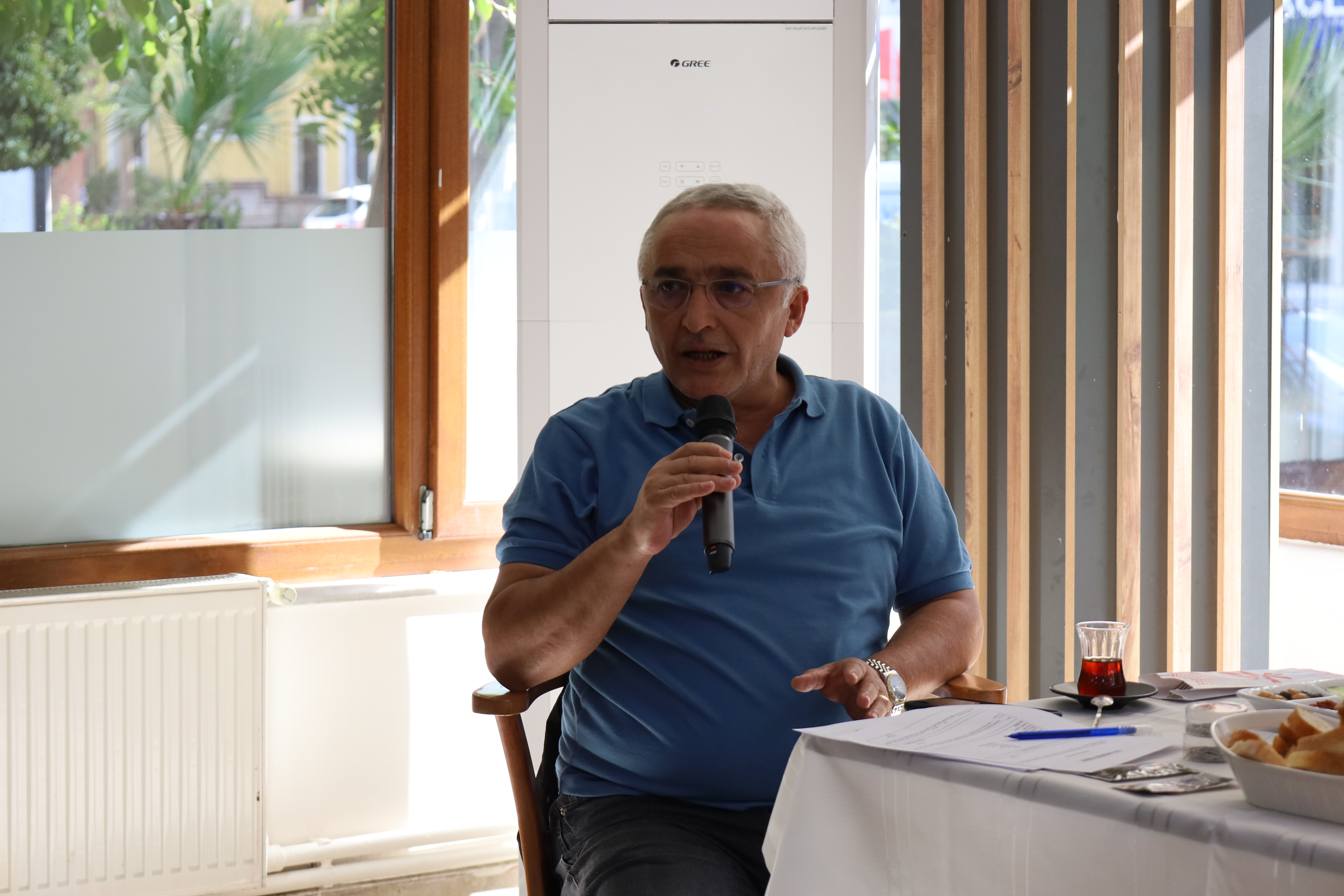Turgutlu Otizmliler Dayanışma ve Hakları Derneği'nden tanışma kahvaltısı