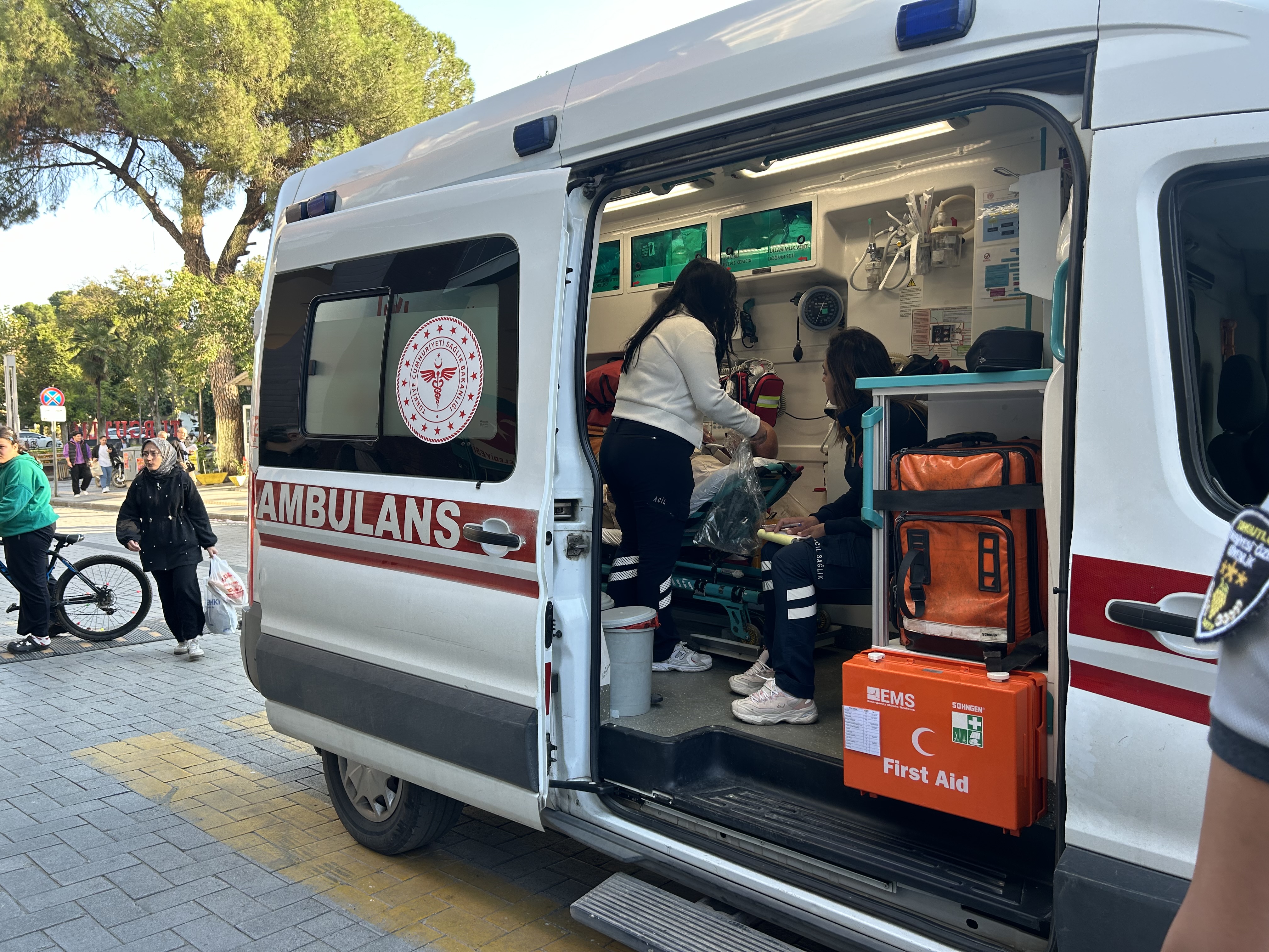 Turgutlu’da otomobilin çarpıp kaçtığı adam yaralandı