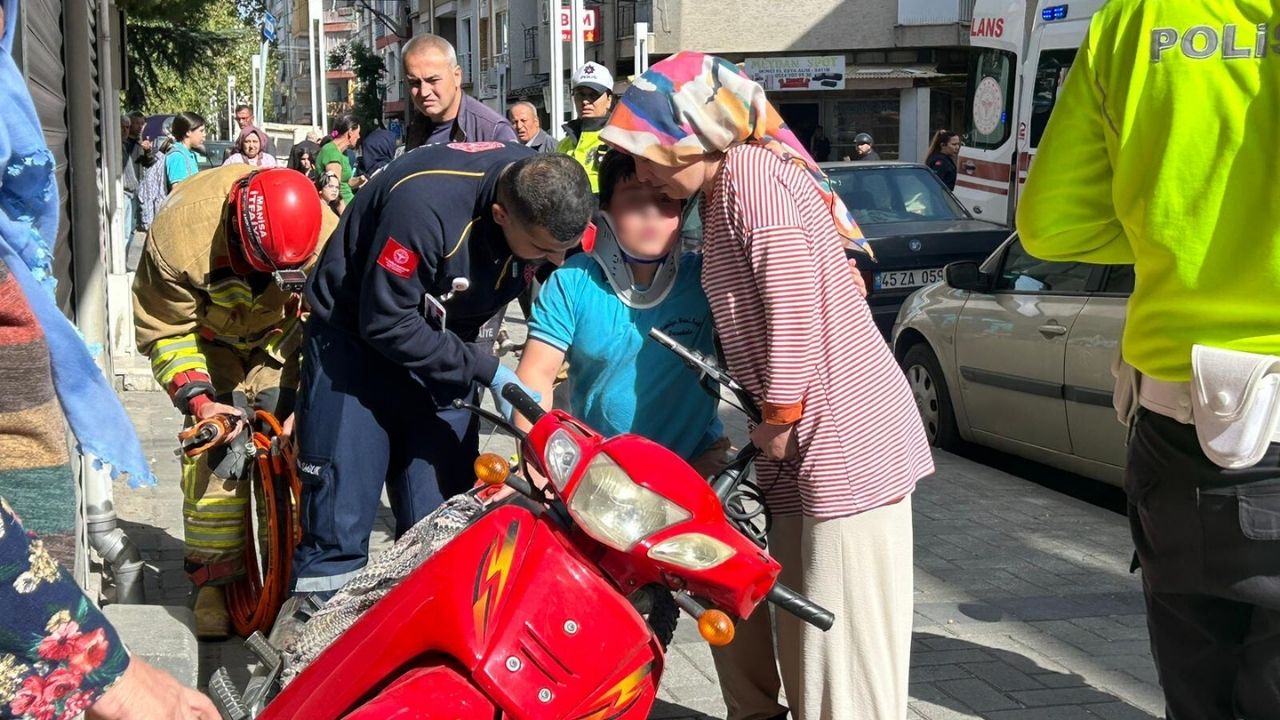 Turgutlu’da Bisiklet Kazası  Motosikletin Demiri Çocuğun Bacağına Saplandı