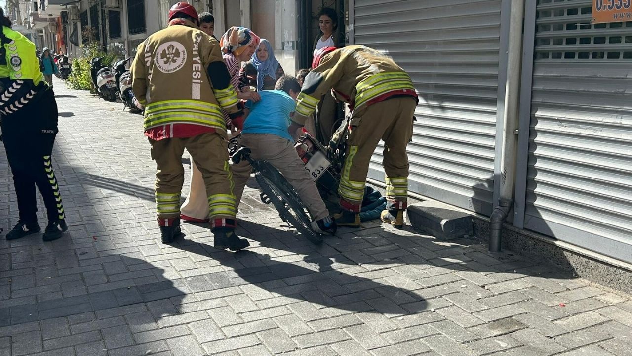 Turgutlu’da Bisiklet Kazası  Motosikletin Demiri Çocuğun Bacağına Saplandı