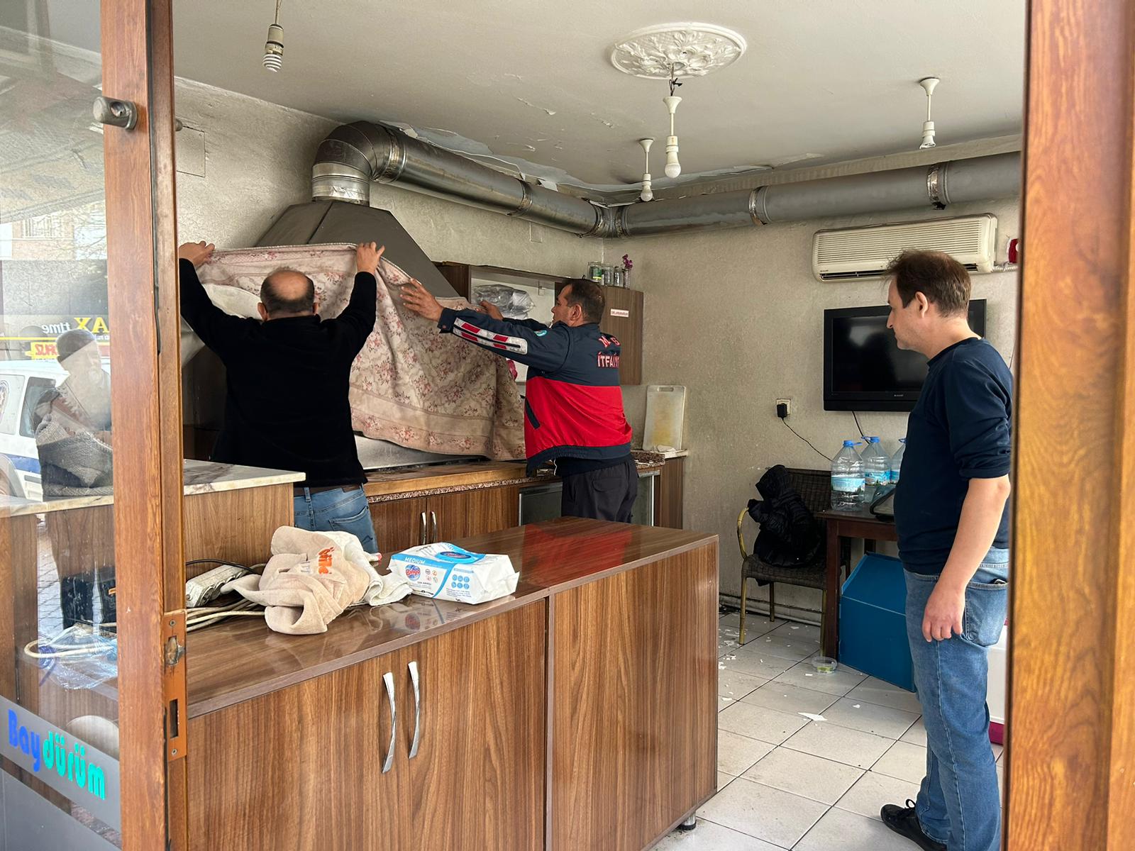 Turgutlu’da iş yerinde korkutan baca yangını